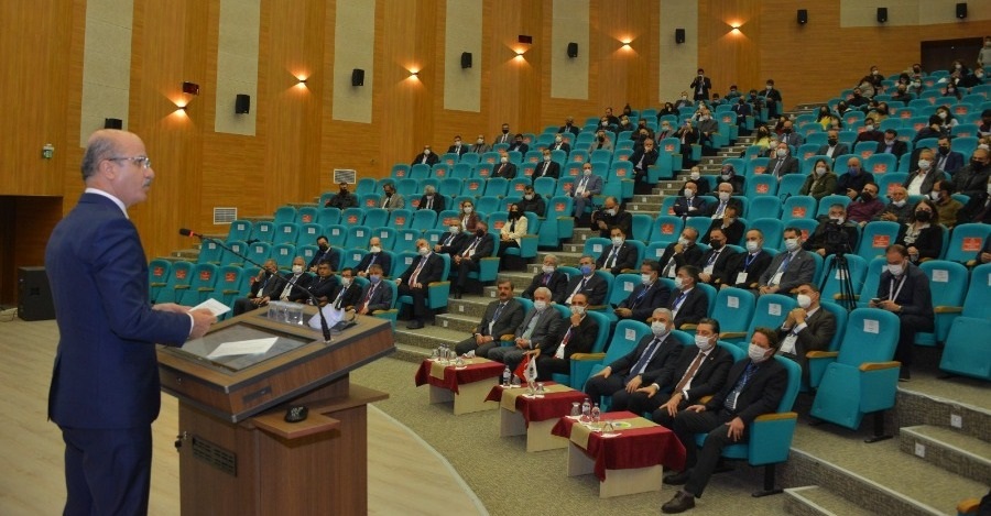 REKTÖRÜMÜZ, KIRŞEHİR’DE DÜZENLENEN ANADOLU ÜNİVERSİTELER BİRLİĞİ DÖNEM TOPLANTISI’NA KATILDI