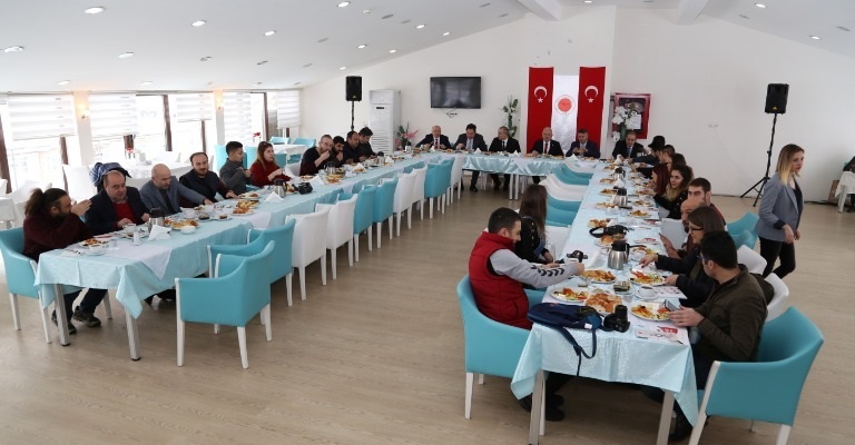 REKTÖRÜMÜZ BASIN MENSUPLARI İLE BİR ARAYA GELDİ