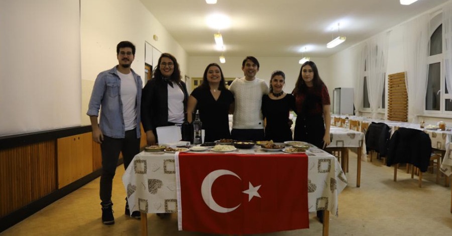 RADYO TV PROGRAMCILIĞI ÖĞRENCİLERİ ERASMUS PLUS PROJESİ KAPSAMINDA ÇEK CUMHURİYETİ'NDE