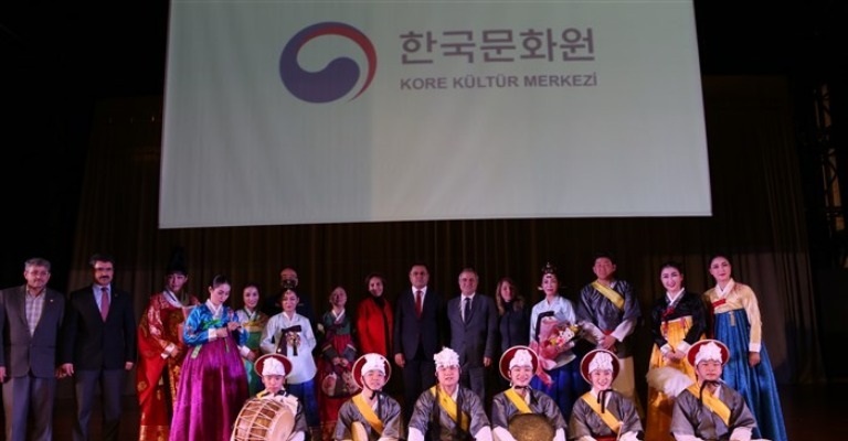 ÜNİVERSİTEMİZDE 'KORE KÜLTÜR GÜNÜ' ETKİNLİĞİ DÜZENLENDİ