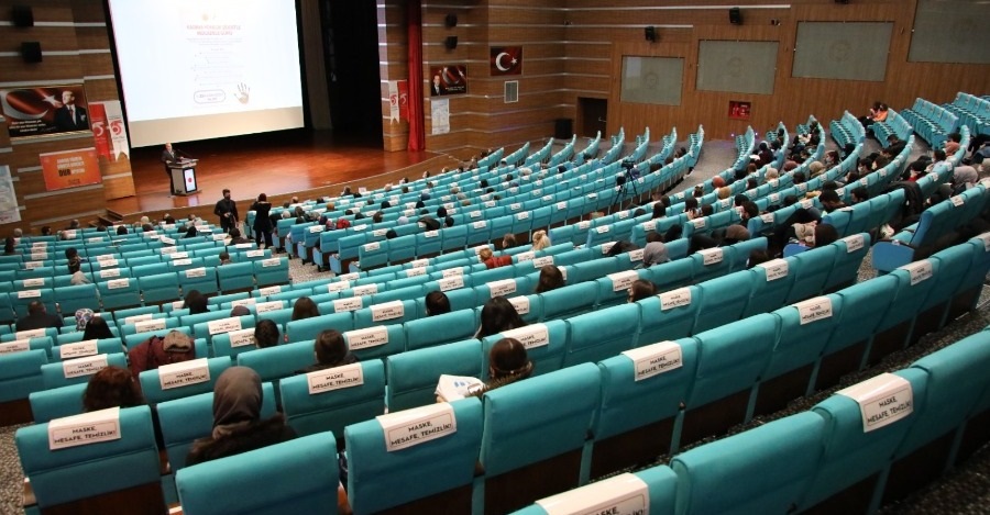 ÜNİVERSİTEMİZDE ‘KADINA YÖNELİK ŞİDDETLE MÜCADELE GÜNÜ’ PROGRAMI DÜZENLENDİ