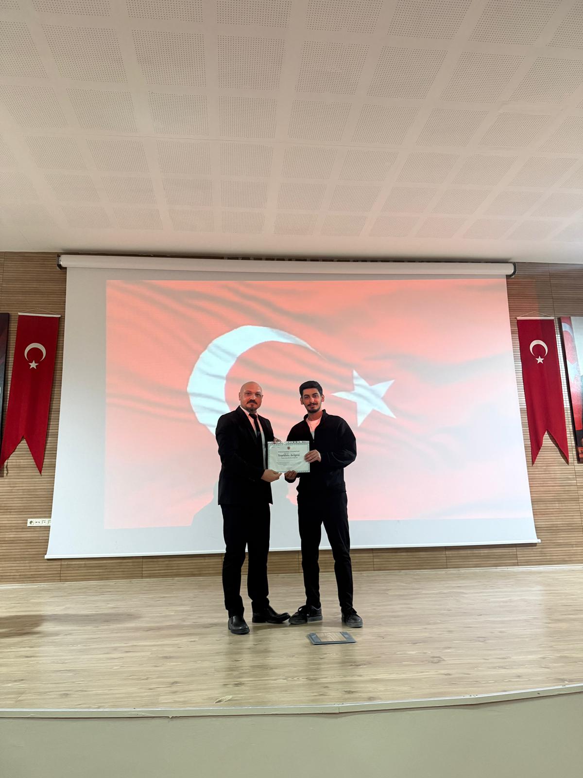 Onur ve Yüksek Onur Belgesi Takdim Töreni Görseli
