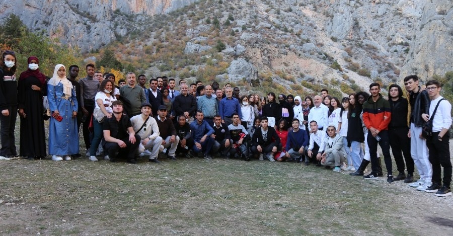 ULUSLARARASI ÖĞRENCİLERİMİZ ORYANTASYON PROGRAMI KAPSAMINDA YOZGAT’I TANIYOR