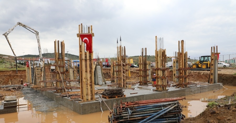 BİLAL ŞAHİN TÜRKÇE ÖĞRETİMİ ARAŞTIRMA VE UYGULAMA MERKEZİ (TÖMER) BİNASININ TEMELİ DÜZENLENEN TÖRENLE ATILDI