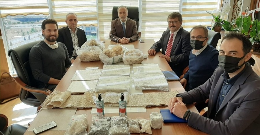 ÜNİVERSİTEMİZ KENEVİR SEKTÖRÜNE YÖN VERMEYE DEVAM EDİYOR