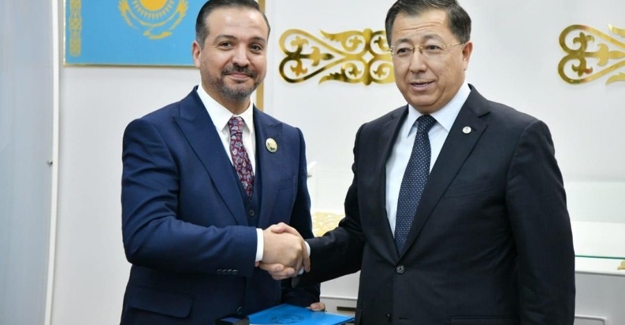 ÜNİVERSİTEMİZ İİBF DEKANI PROF. DR. KÜRŞAD ZORLU'YA KAZAKİSTAN'DAN MADALYA