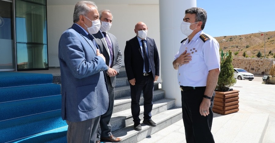 ALBAY YEŞİLYURT’TAN REKTÖRÜMÜZE VEDA ZİYARETİ