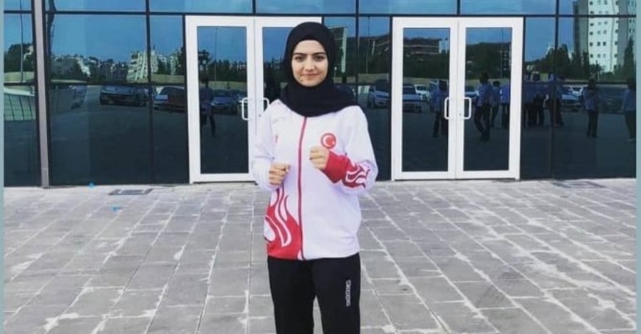 ÜNİVERSİTEMİZ ÖĞRENCİSİ MİLLİ SPORCU MEVLÜDİYE AKTAŞ KİCK BOKS BRANŞINDA AVRUPA ŞAMPİYONU OLDU
