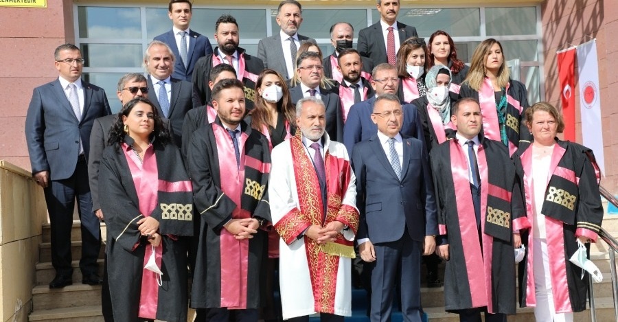 ÇEKEREK FUAT OKTAY SAĞLIK HİZMETLERİ MESLEK YÜKSEKOKULU'NDA MEZUNİYET COŞKUSU
