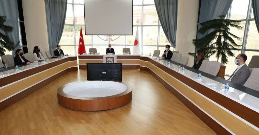 YOZGAT TARİHİ VE KÜLTÜRÜ ÇALIŞMA EKİBİ REKTÖRÜMÜZÜN BAŞKANLIĞINDA TOPLANDI