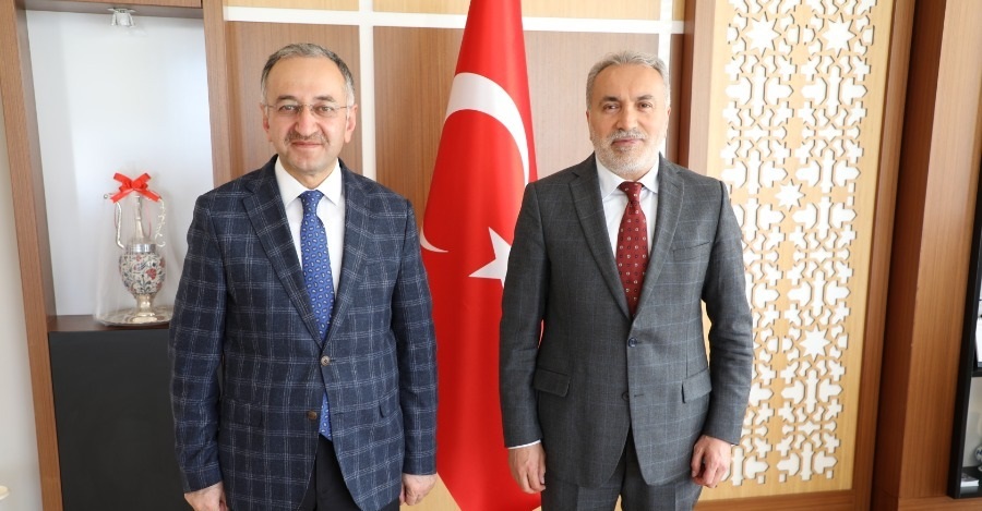 YOZGAT MÜFTÜSÜ SALİH SEZİK’TEN REKTÖRÜMÜZE VEDA ZİYARETİ