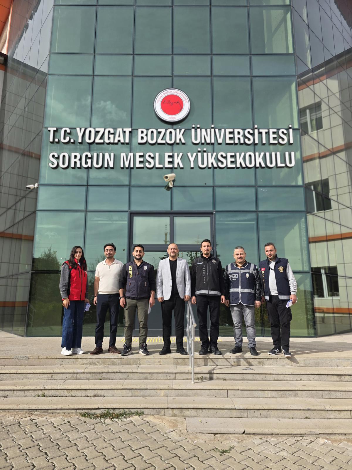 El Ele Güvenli Geleceğe Görseli